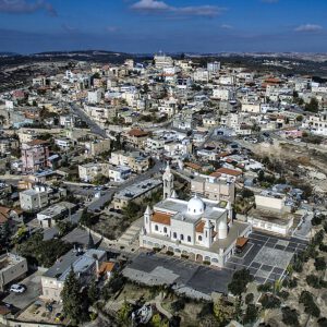 מבט על מרחפן של גוש חלב